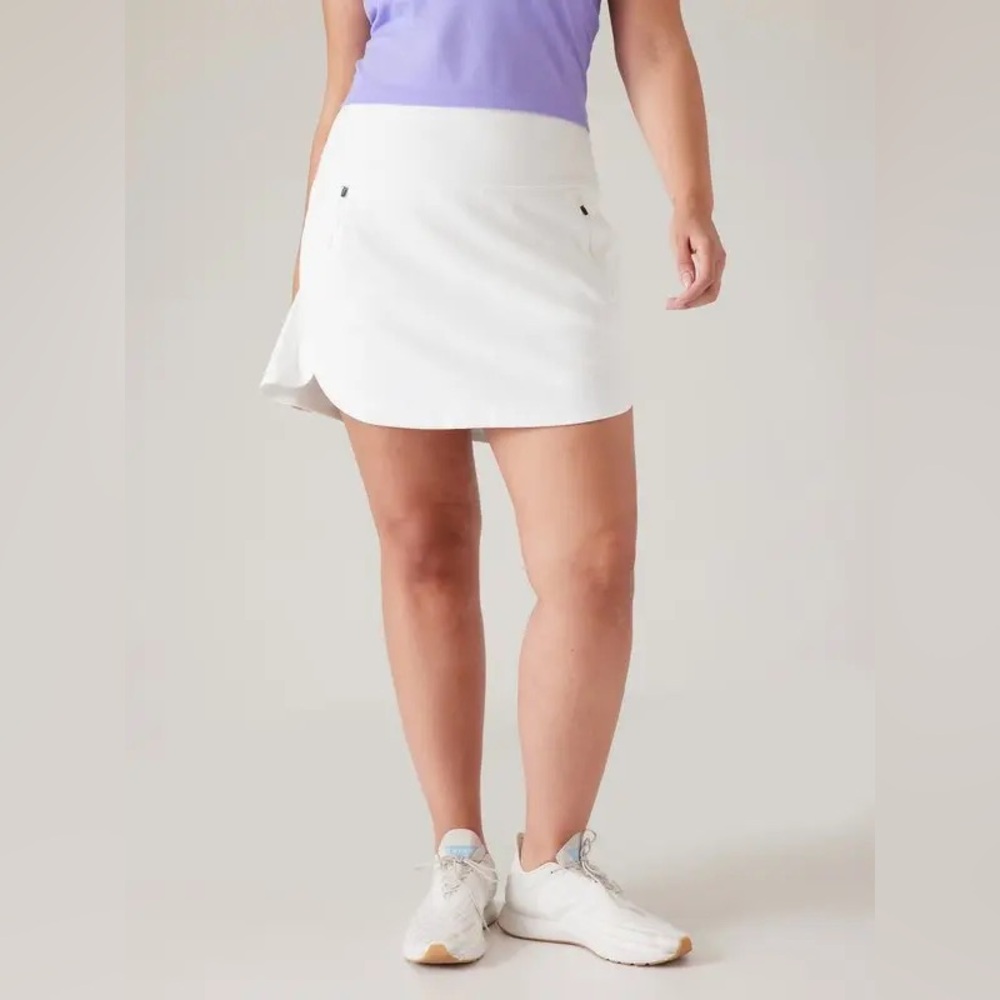 Athleta Fairway Golf Skort with 4” Inseam Shorts & Pockets in White